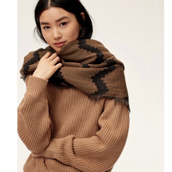 Wilfred Diamond Mosaic Reversible Blanket Scarf - Picture 2 of 9